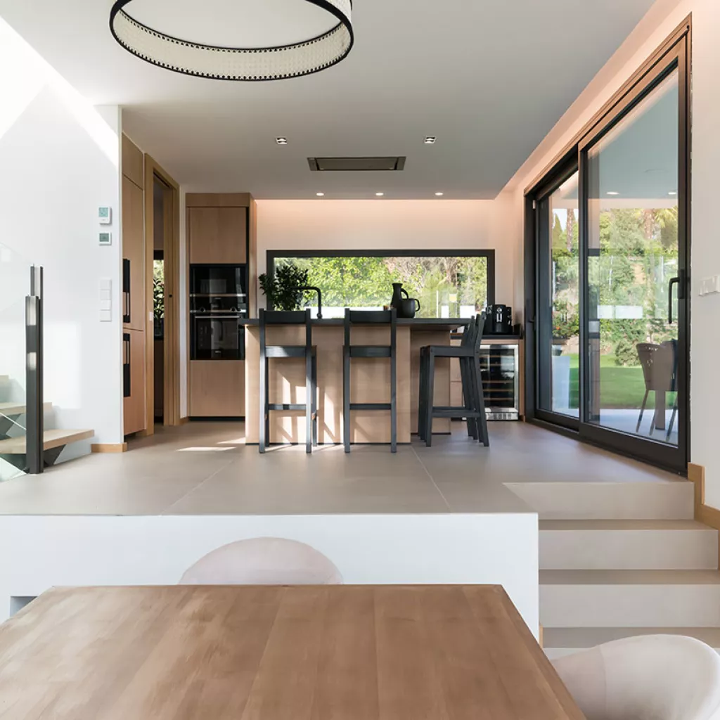 Cocina Santos Olmo Claro con Isla Abierta al Salón