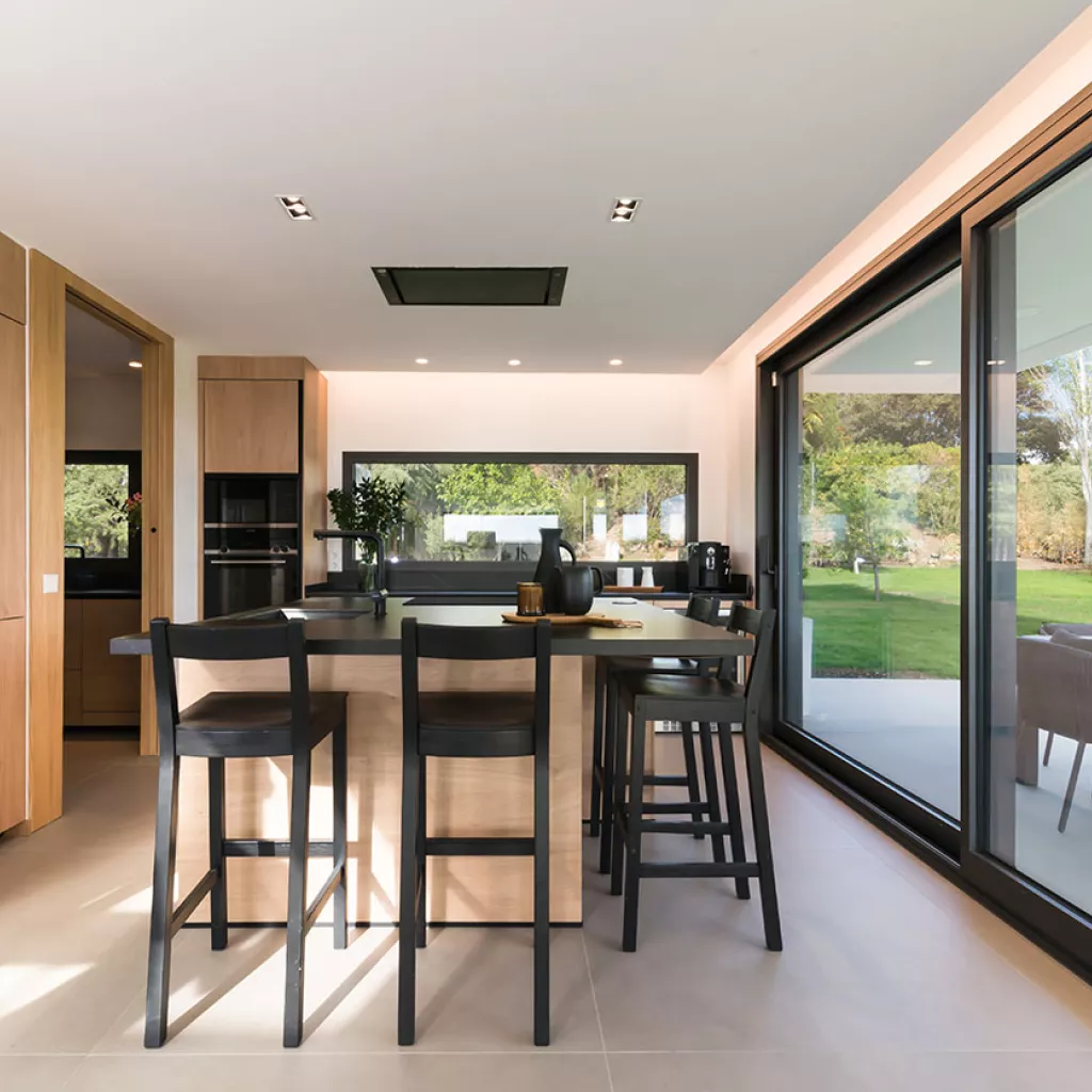 Cocina Santos Olmo Claro con Isla Abierta al Salón