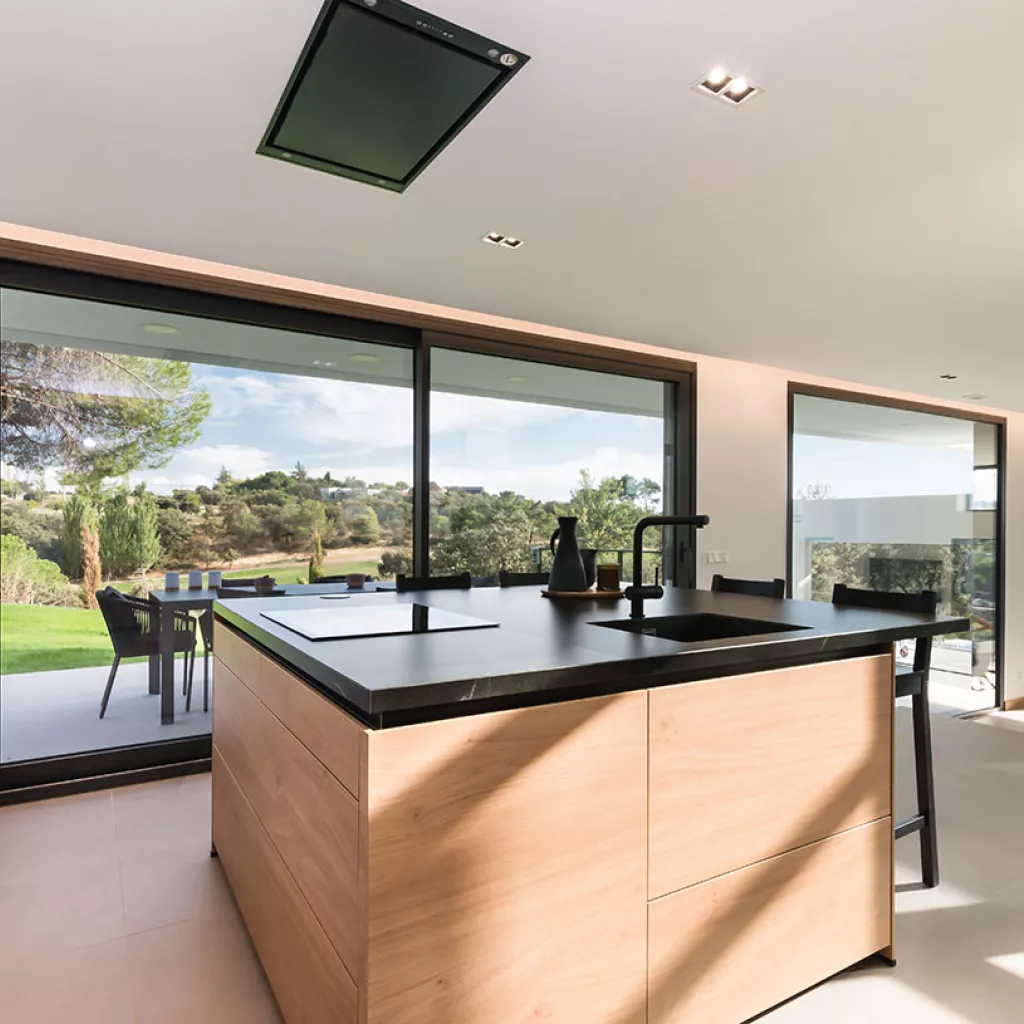 Cocina Santos Olmo Claro con Isla Abierta al Salón