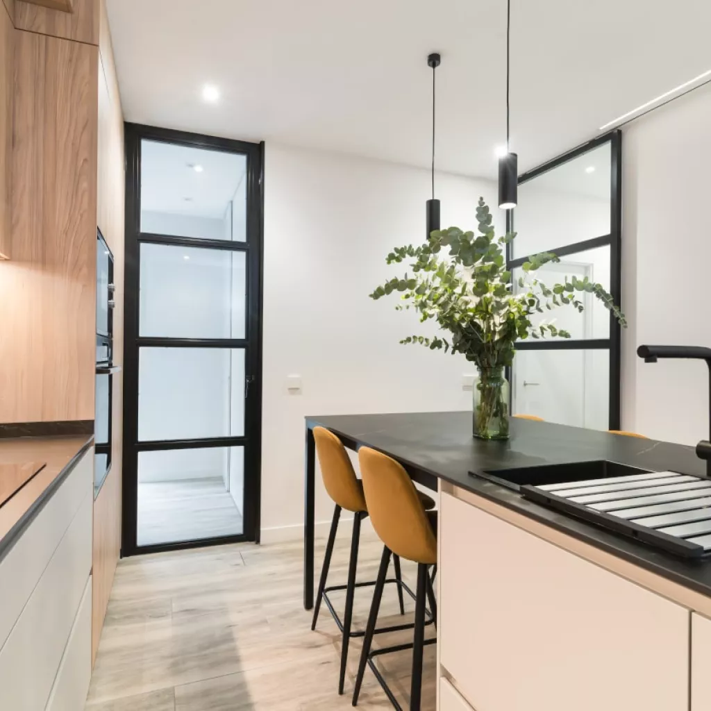 Cocina Santos olmo y gris con isla