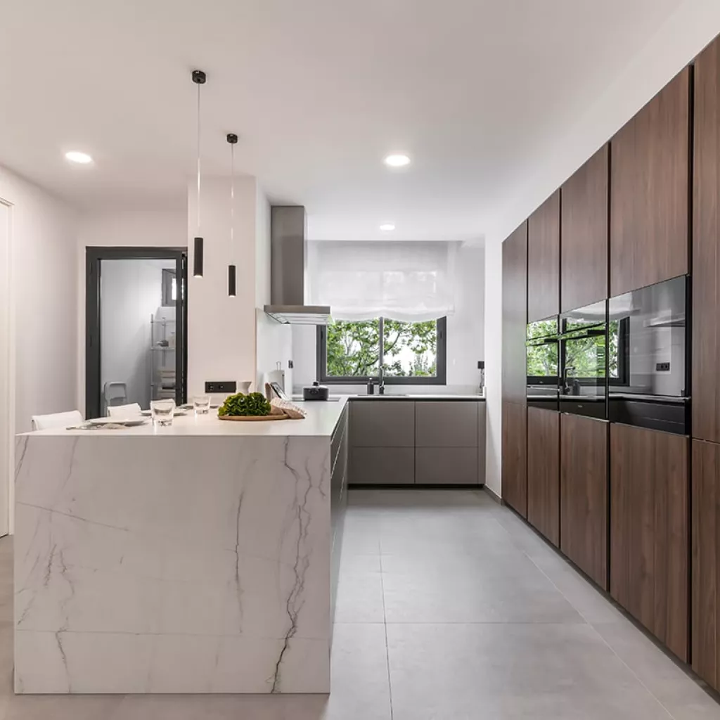 Cocina Santos en U con vitrina