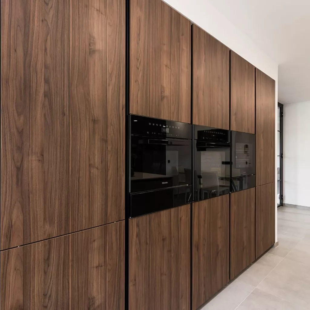 Cocina Santos en U con vitrina