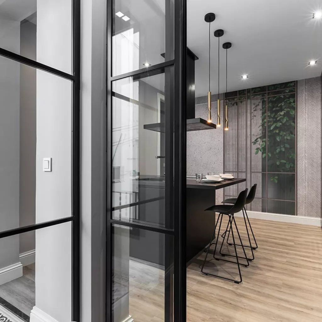 entrada a cocina con puertas correderas