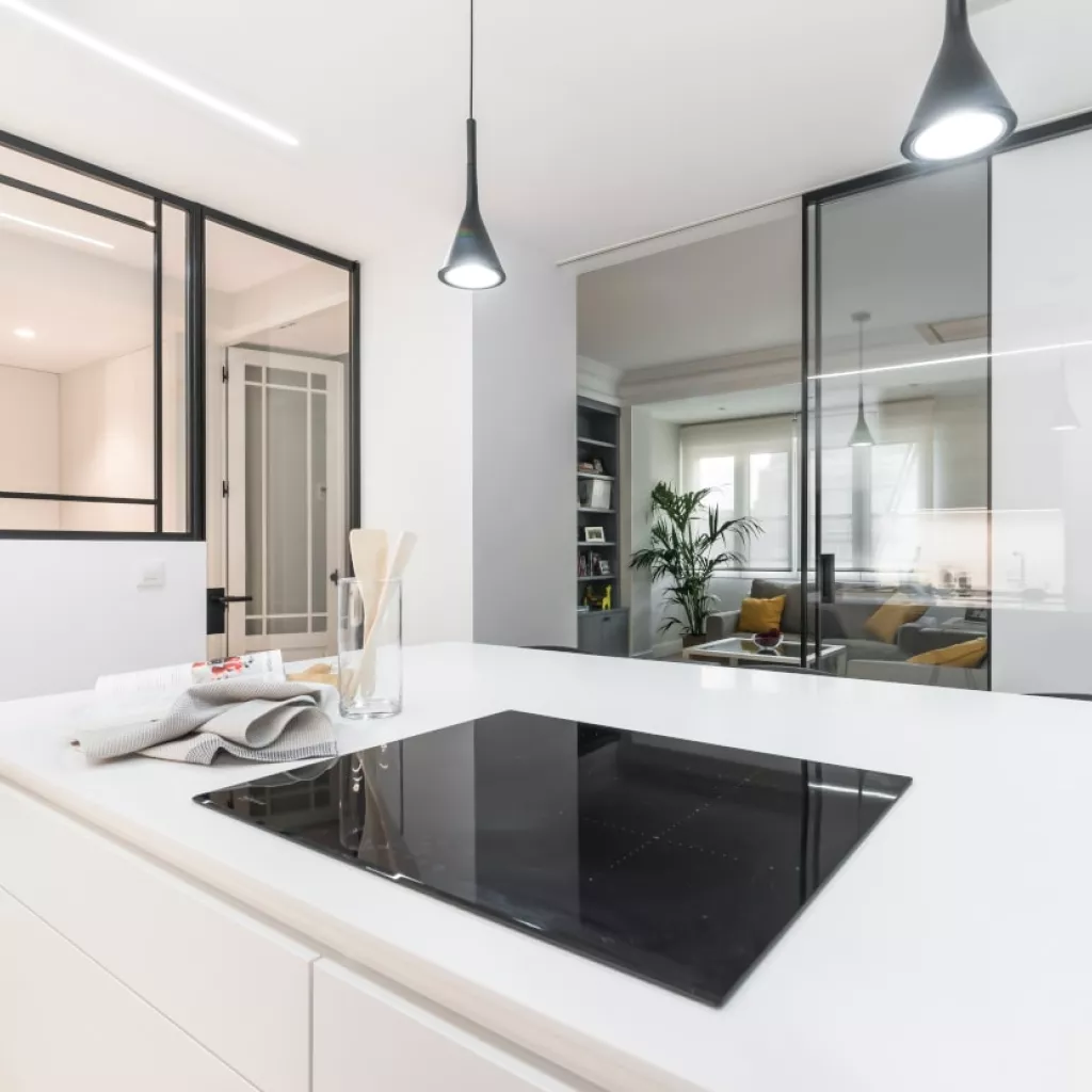 Encimera Corian blanca en cocina Santos