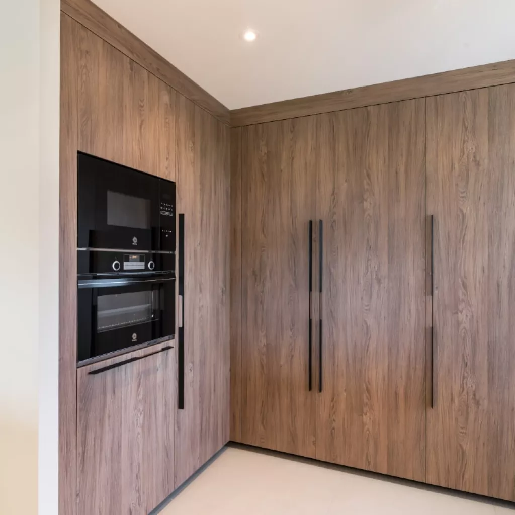 Frente columnas en roble cocina Santos