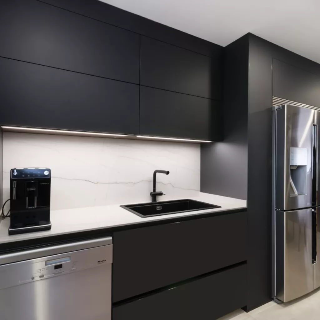 Frente muebles altos y bajos negro