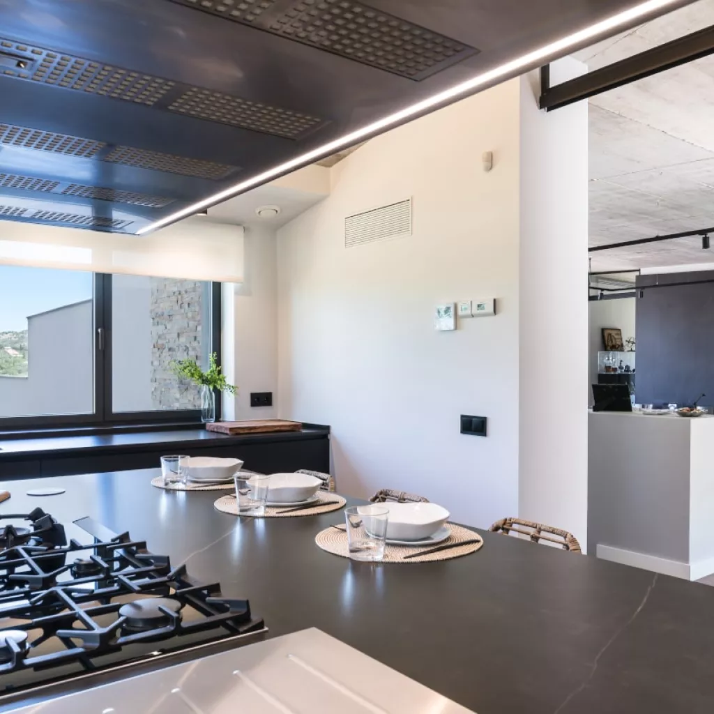 Gran isla con encimera Neolith