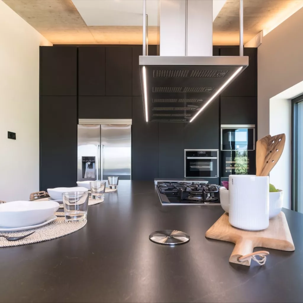 Gran isla con encimera Neolith