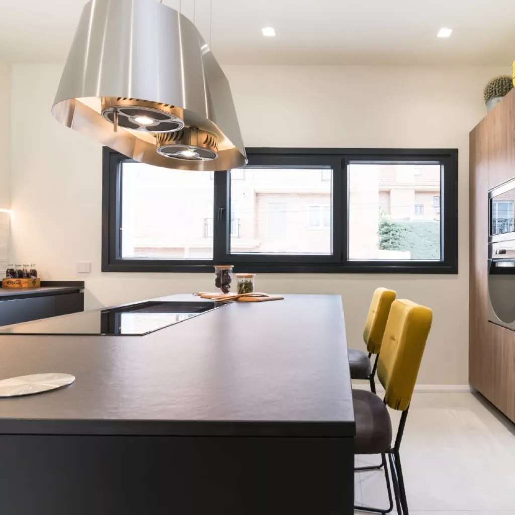 isla central cocina Santos negra y roble