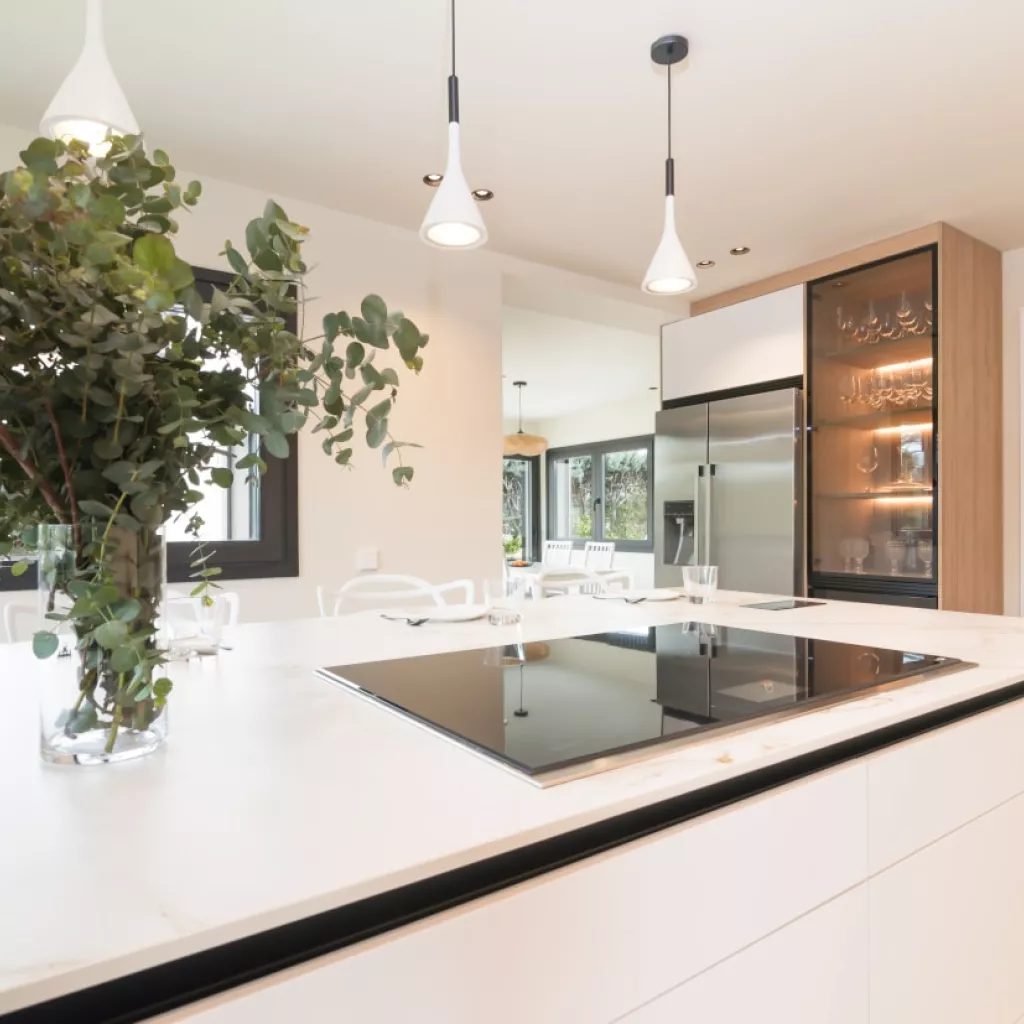 Isla central con zona cocción