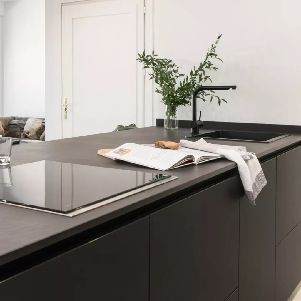 Isla con zona aguas y zona cocción