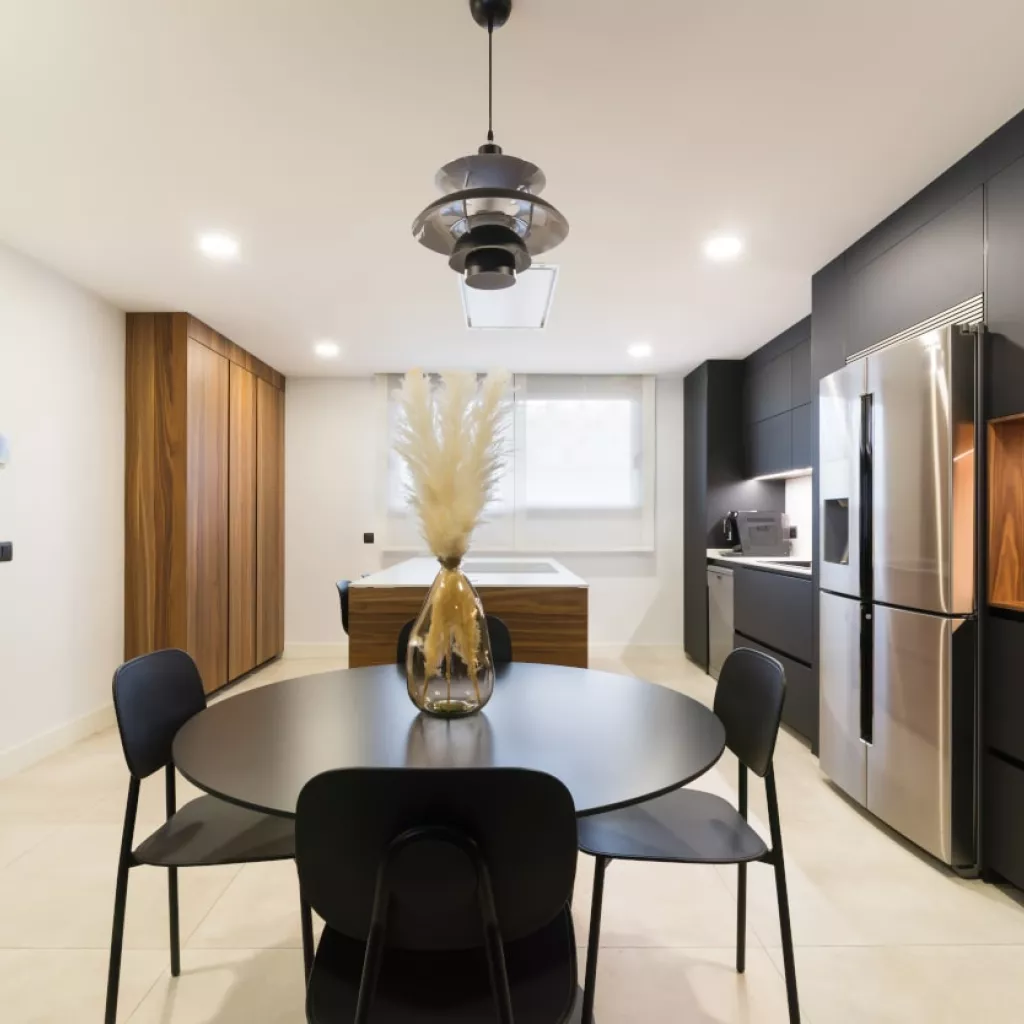 Mesa redonda en cocina