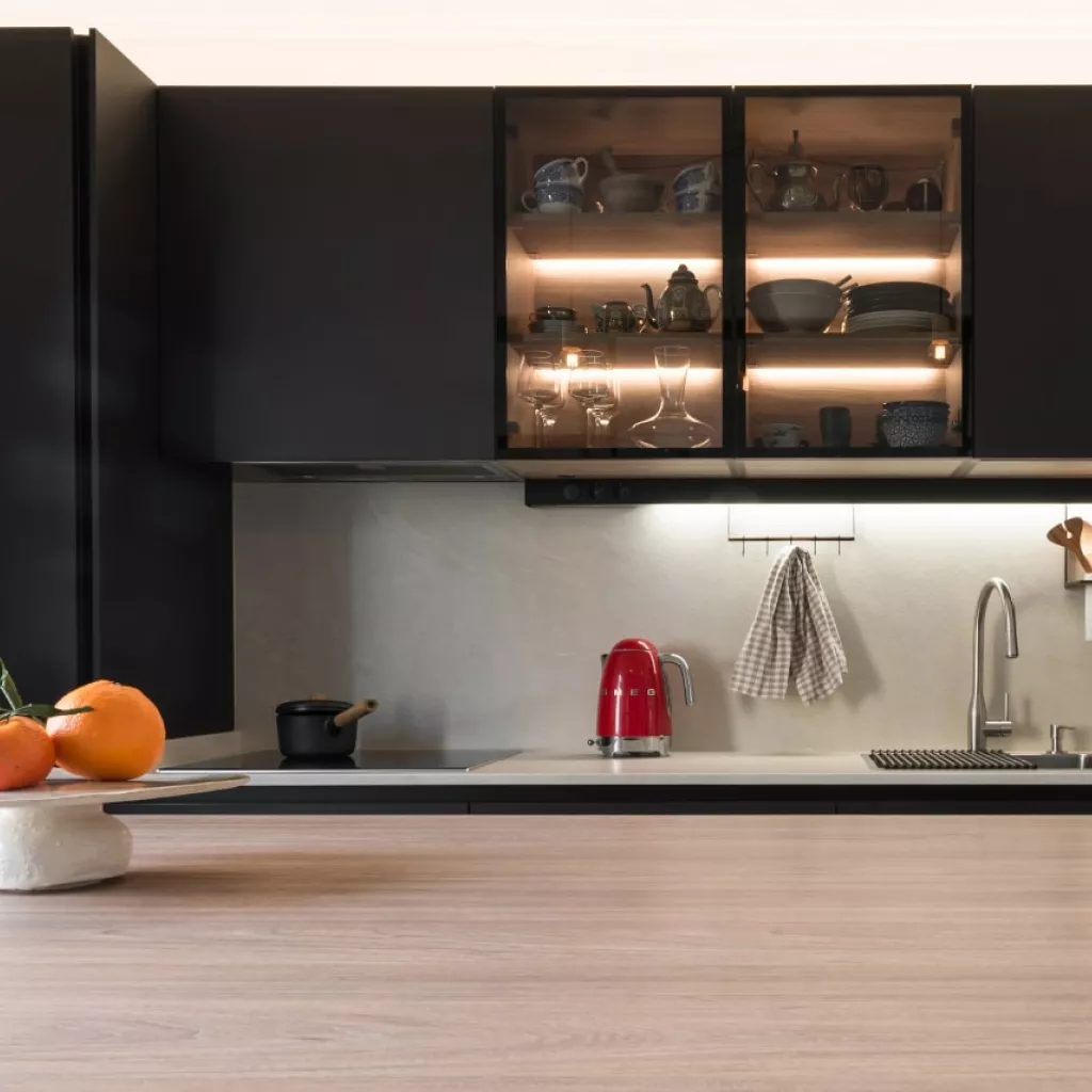 Vitrina Santos con cristal ahumado