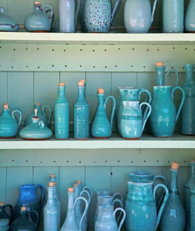 Estantes abiertos decoración estilo mediterráneo