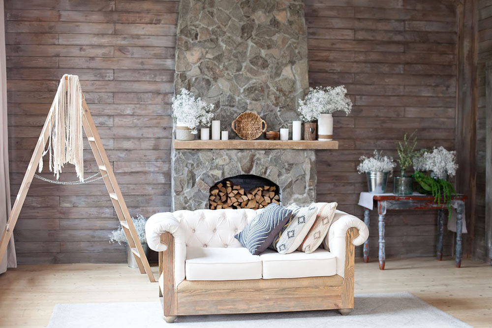 Muebles de madera clara en habitación nórdica